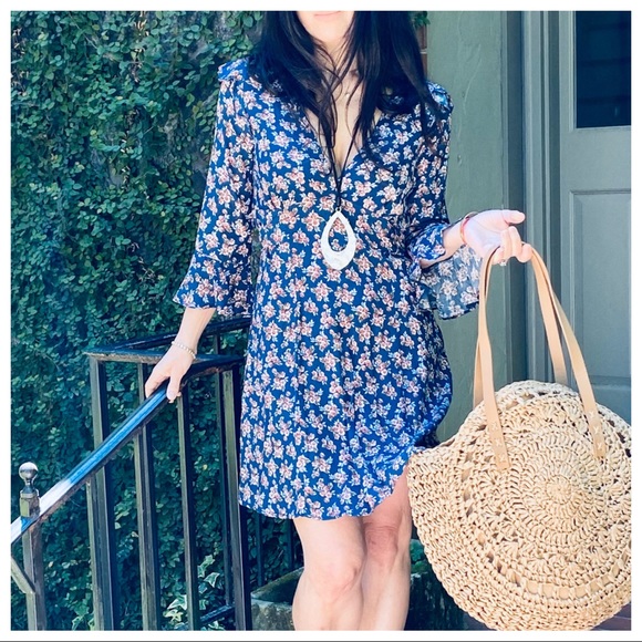 Beautiful tie back floral dress - Picture 7 of 8